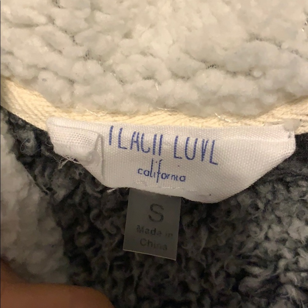 Cozy Pullover! - Picture 4 of 4